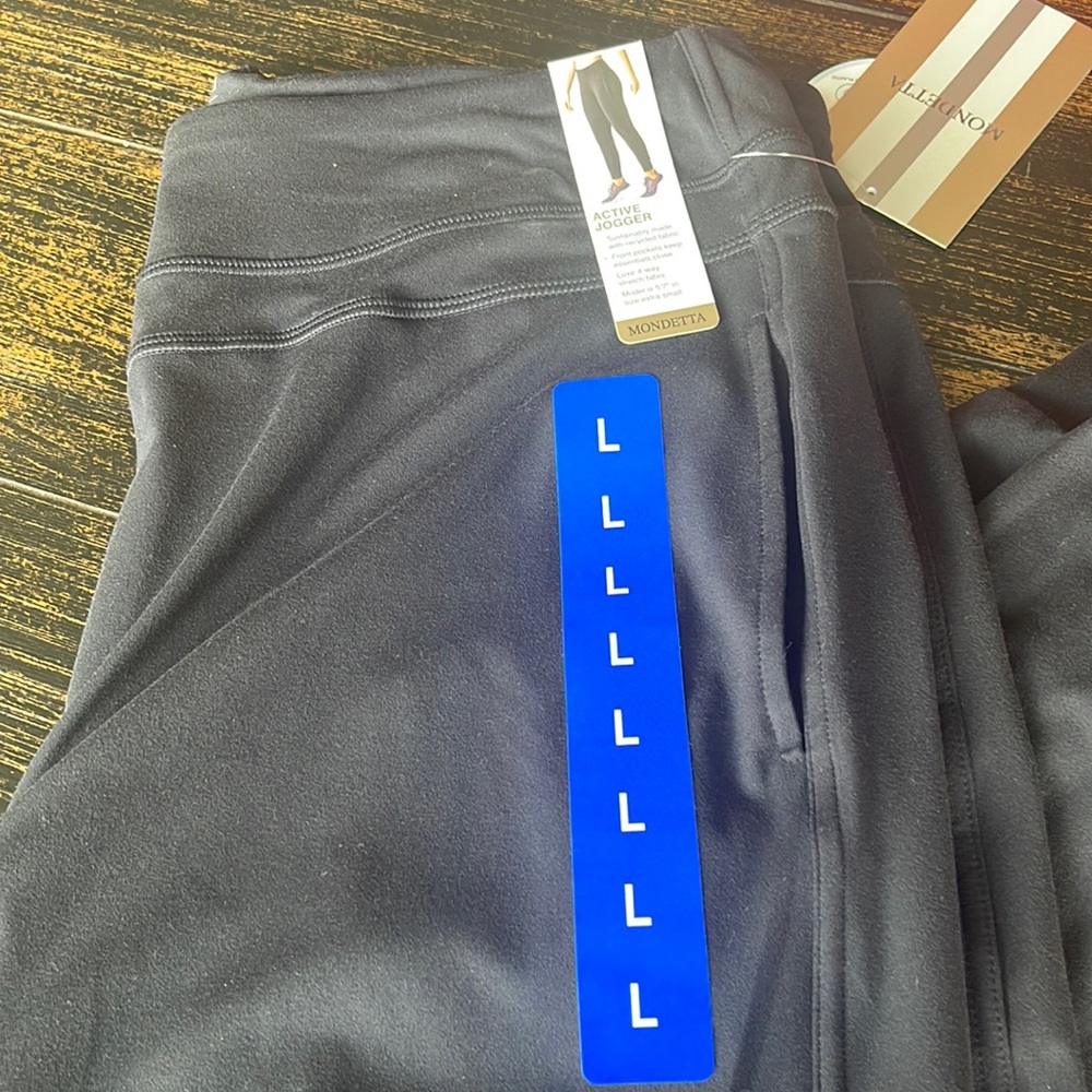 Mondetta performance and luxury jogger